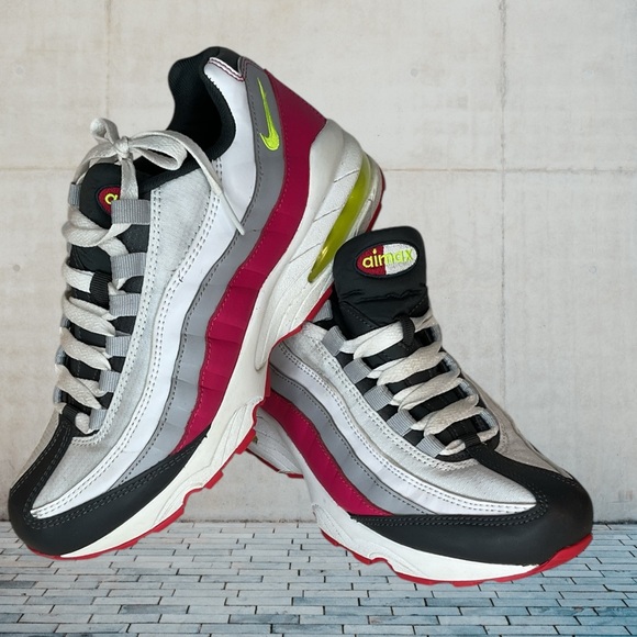 Nike Air Max 95 (GS) Youth Size 7. Rush Pink Volt Colorway Women’s Size 9 - Picture 1 of 15